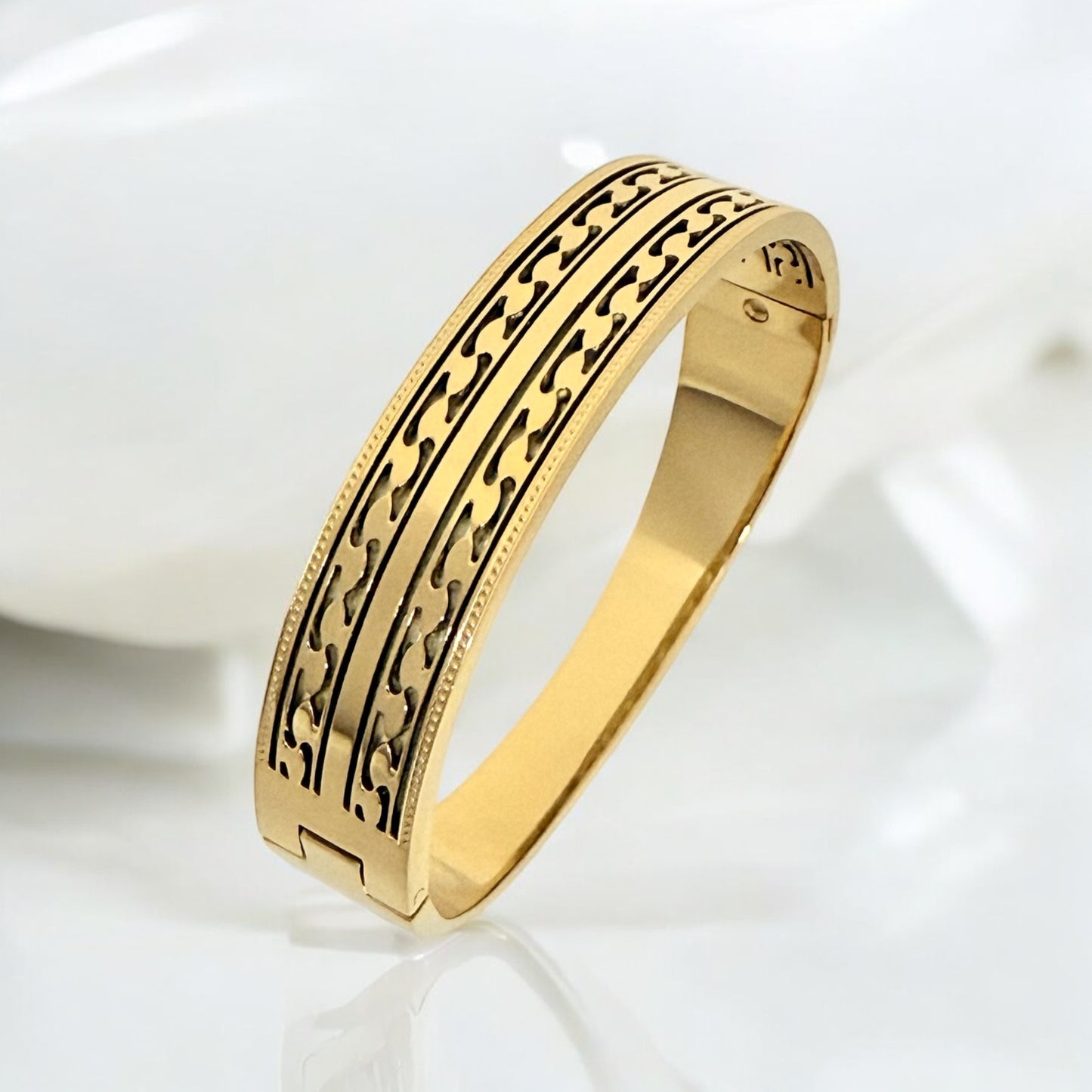 Shishir broad bracelet - MANKAA Bracelet