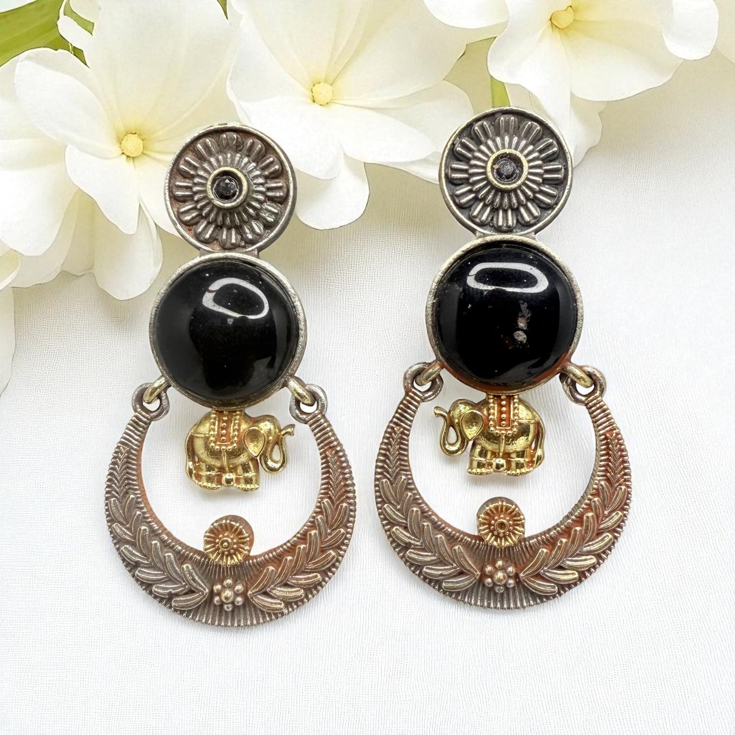 Saisha Dangler Earring