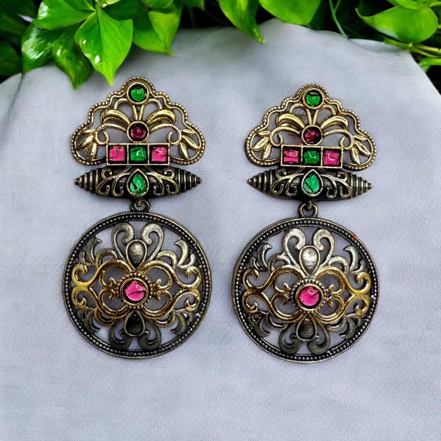 Samaira Dangler Earring