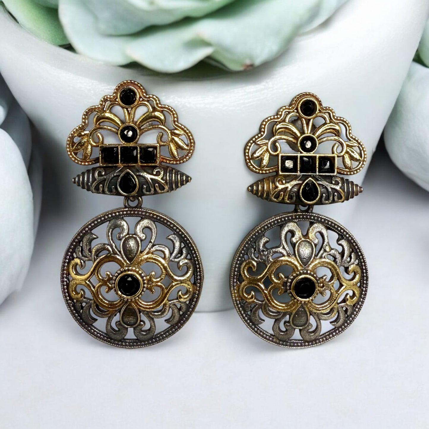 Samaira Dangler Earring