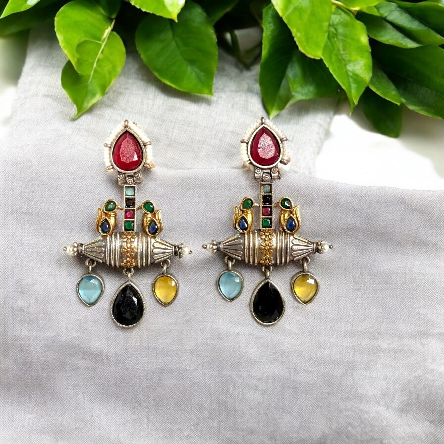 Taruvi Dangler Earring