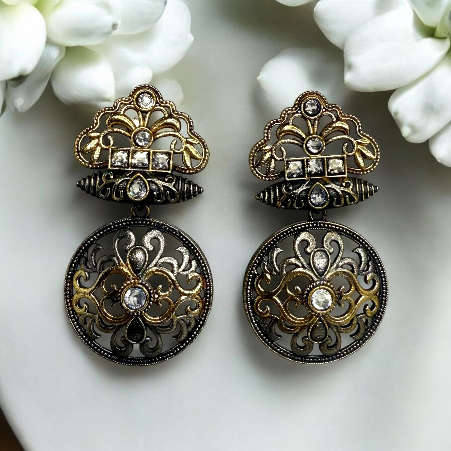 Samaira Dangler Earring