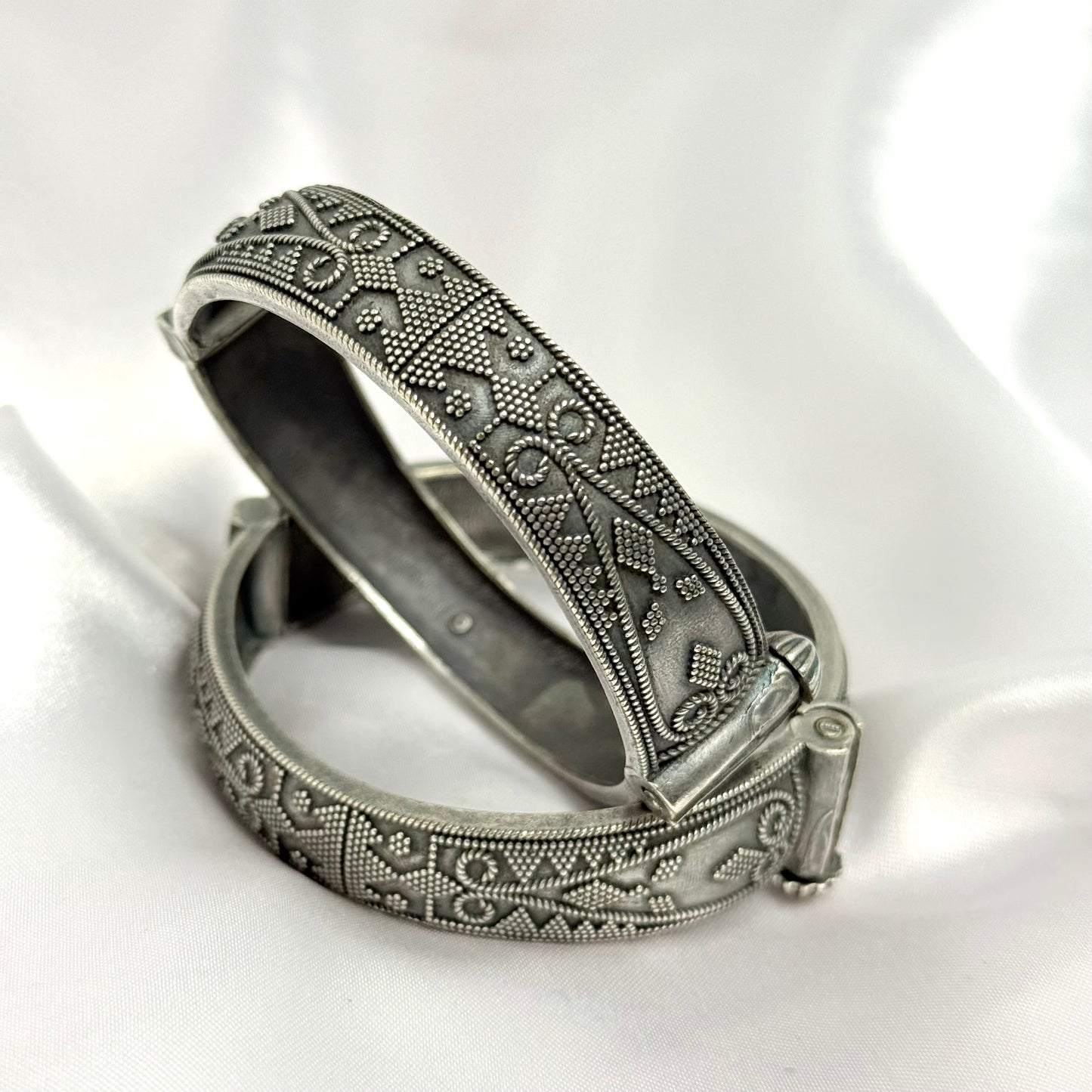 Ira Bangles