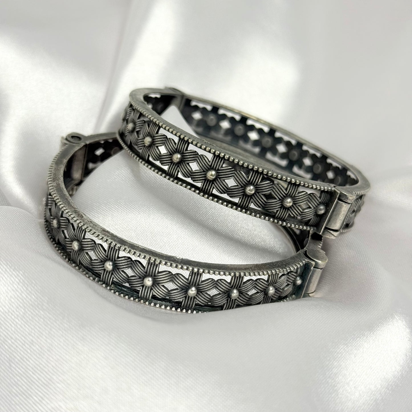 Anvi Bangles