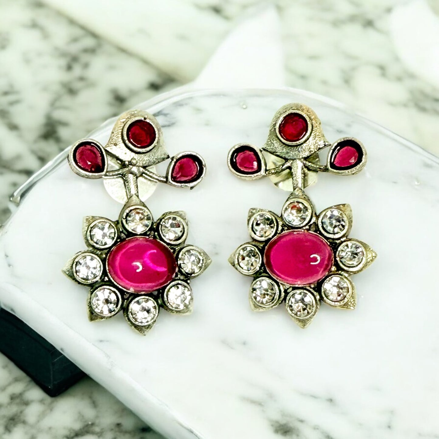 Sara stud earring