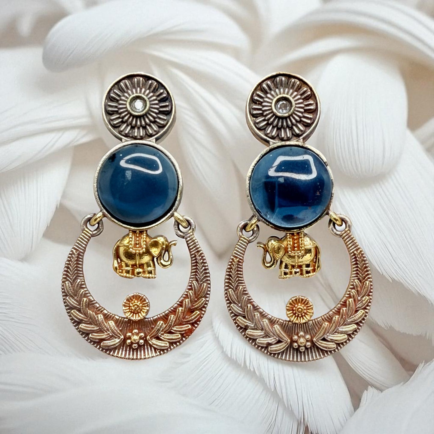 Saisha Dangler Earring