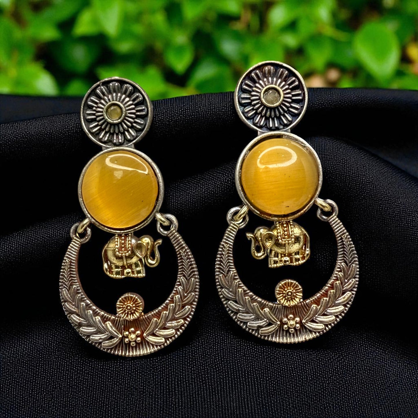 Saisha Dangler Earring