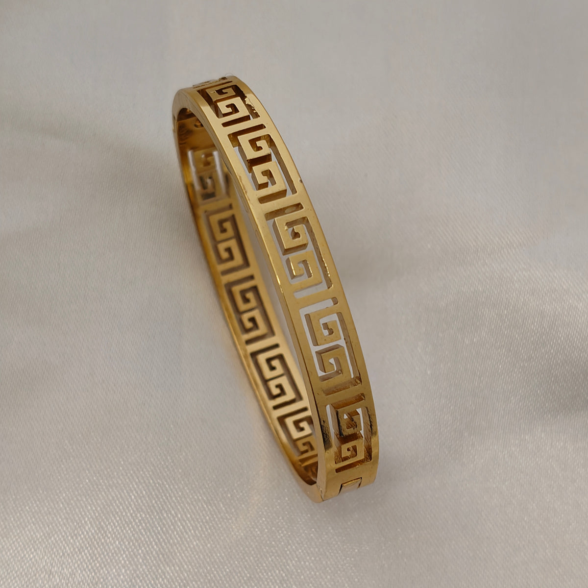Preet Bracelet - premium artificial bracelet