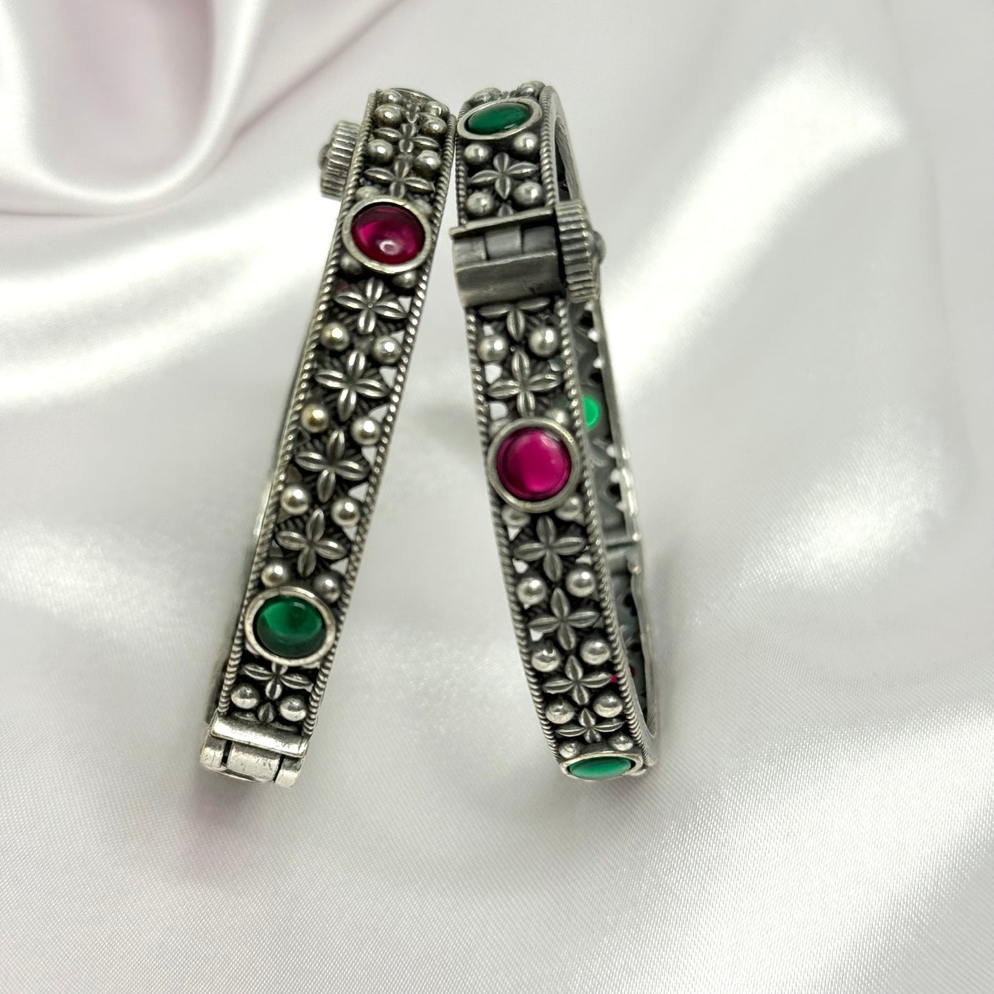 Vidhi Bangles - Single (1 Piece)