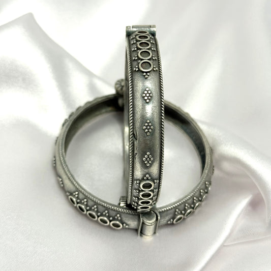 Eesha Bangles