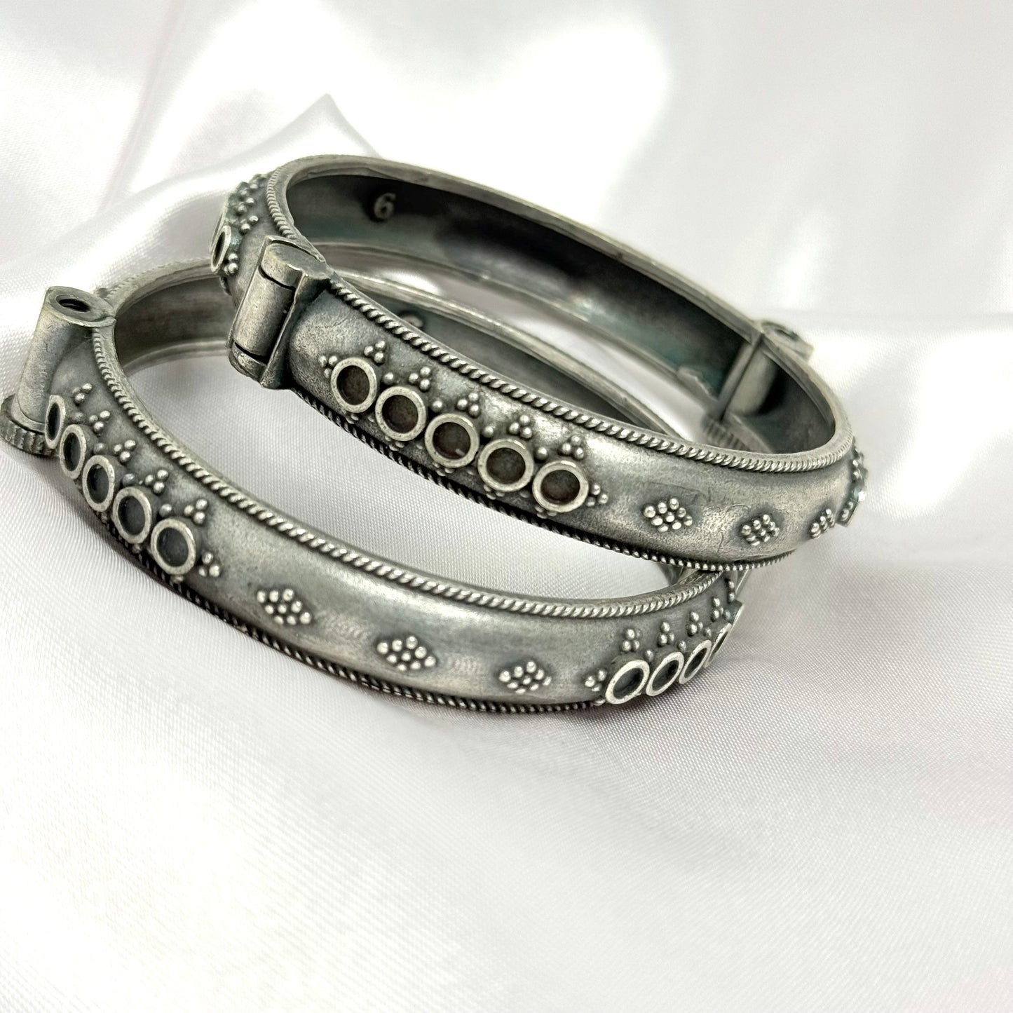 Eesha Bangles