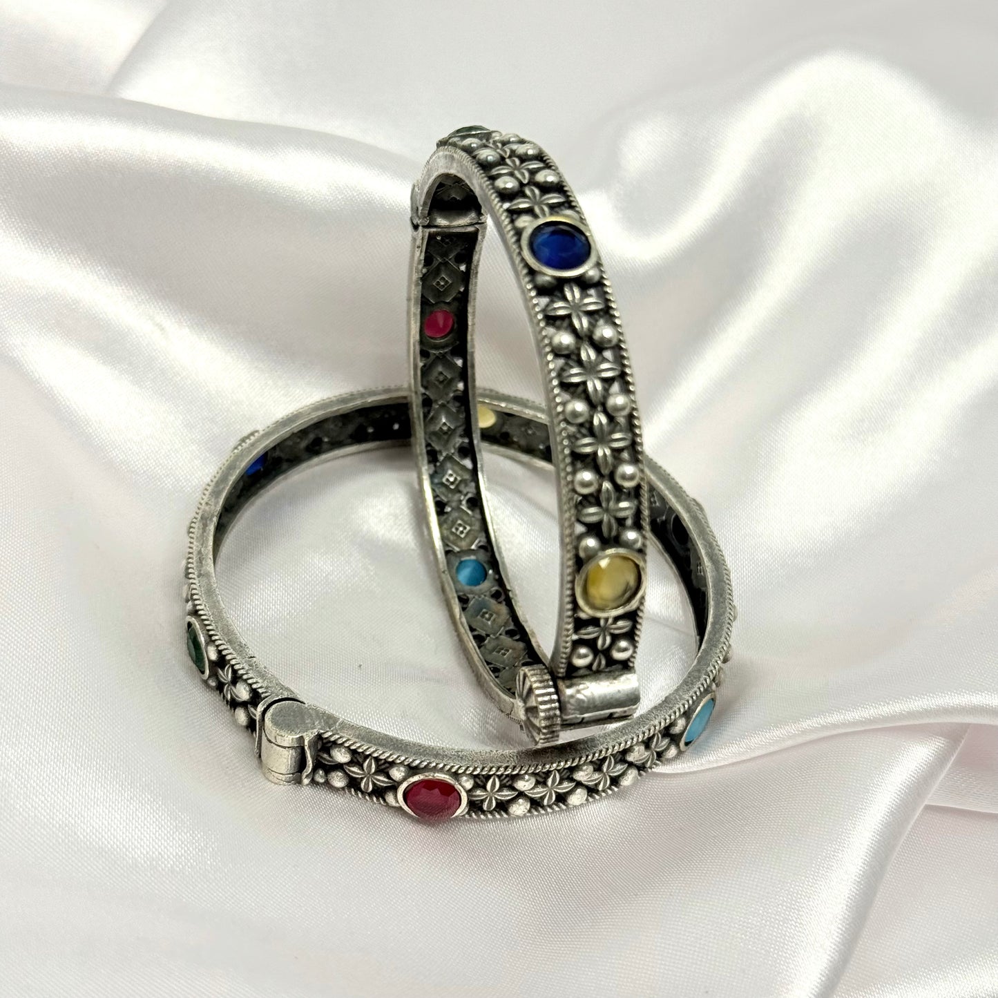 Vidhi Bangles - Single (1 Piece)