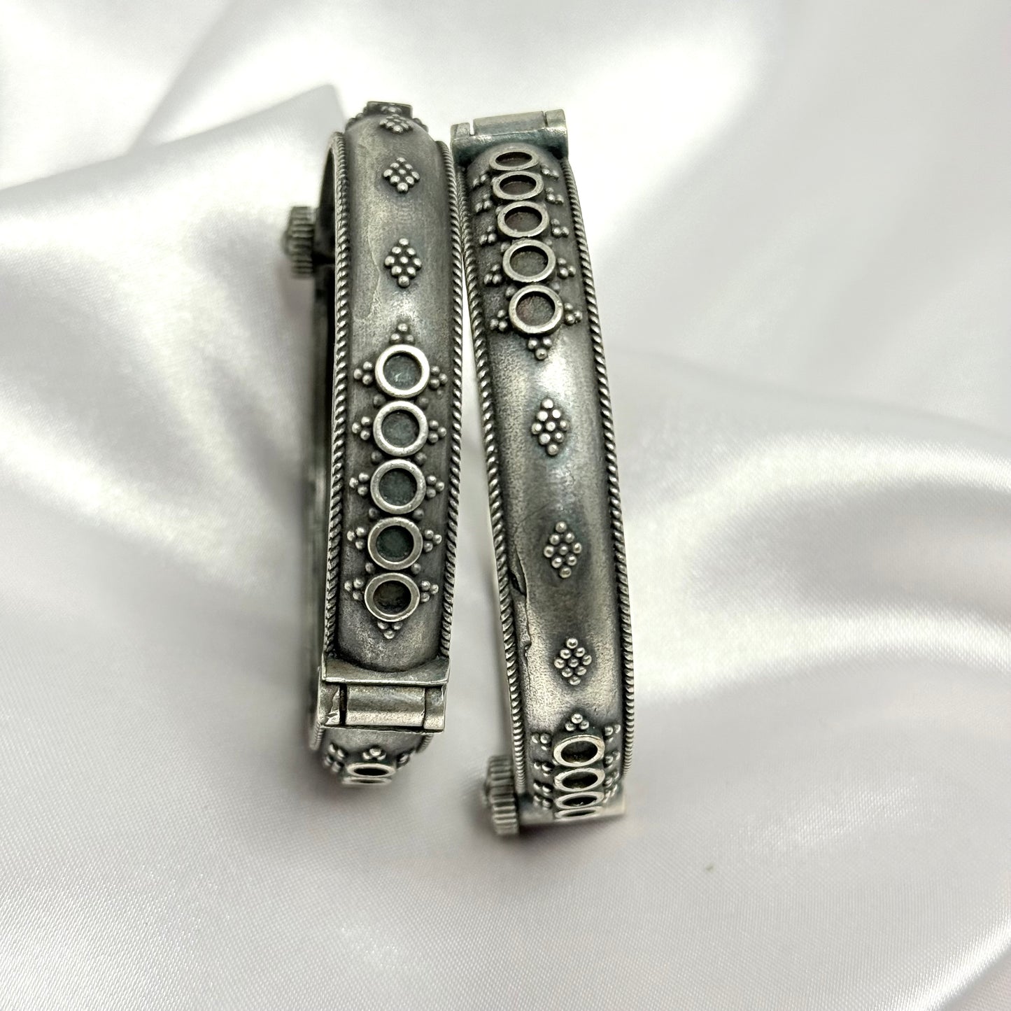Eesha Bangles