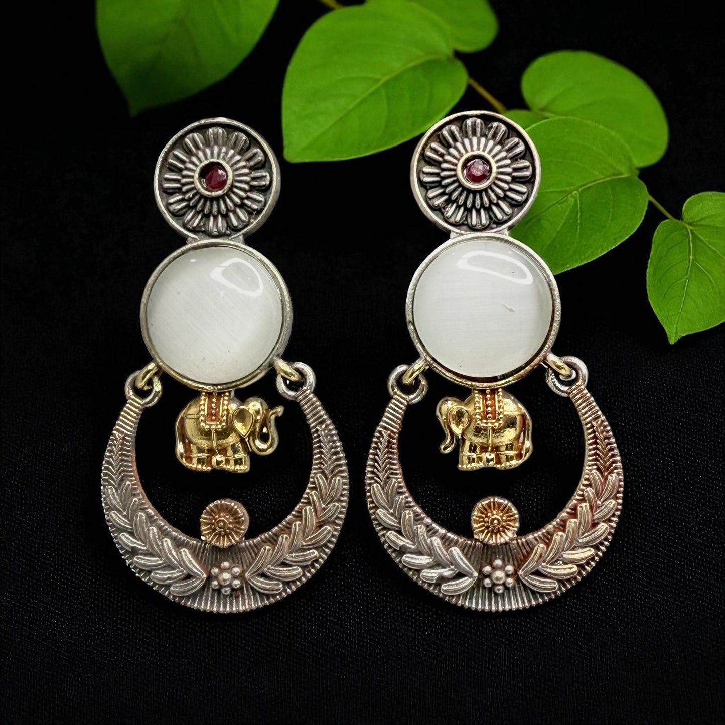 Saisha Dangler Earring