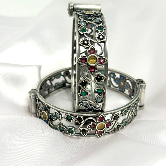 Arna Bangles