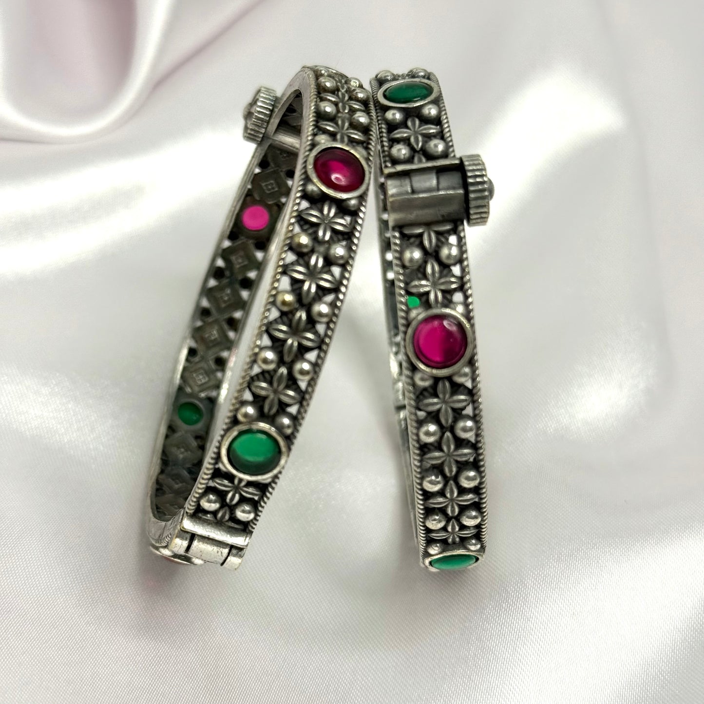 Vidhi Bangles - Single (1 Piece)