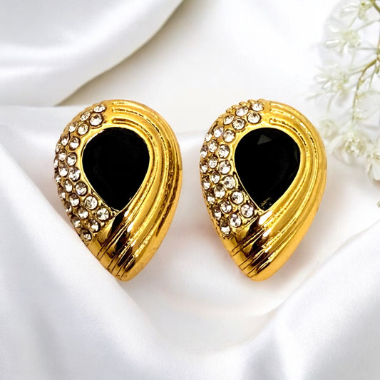Yahvi Stud Earring
