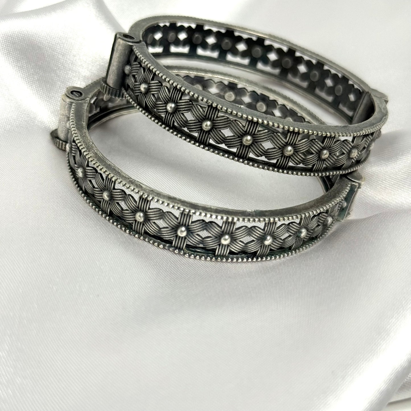 Anvi Bangles