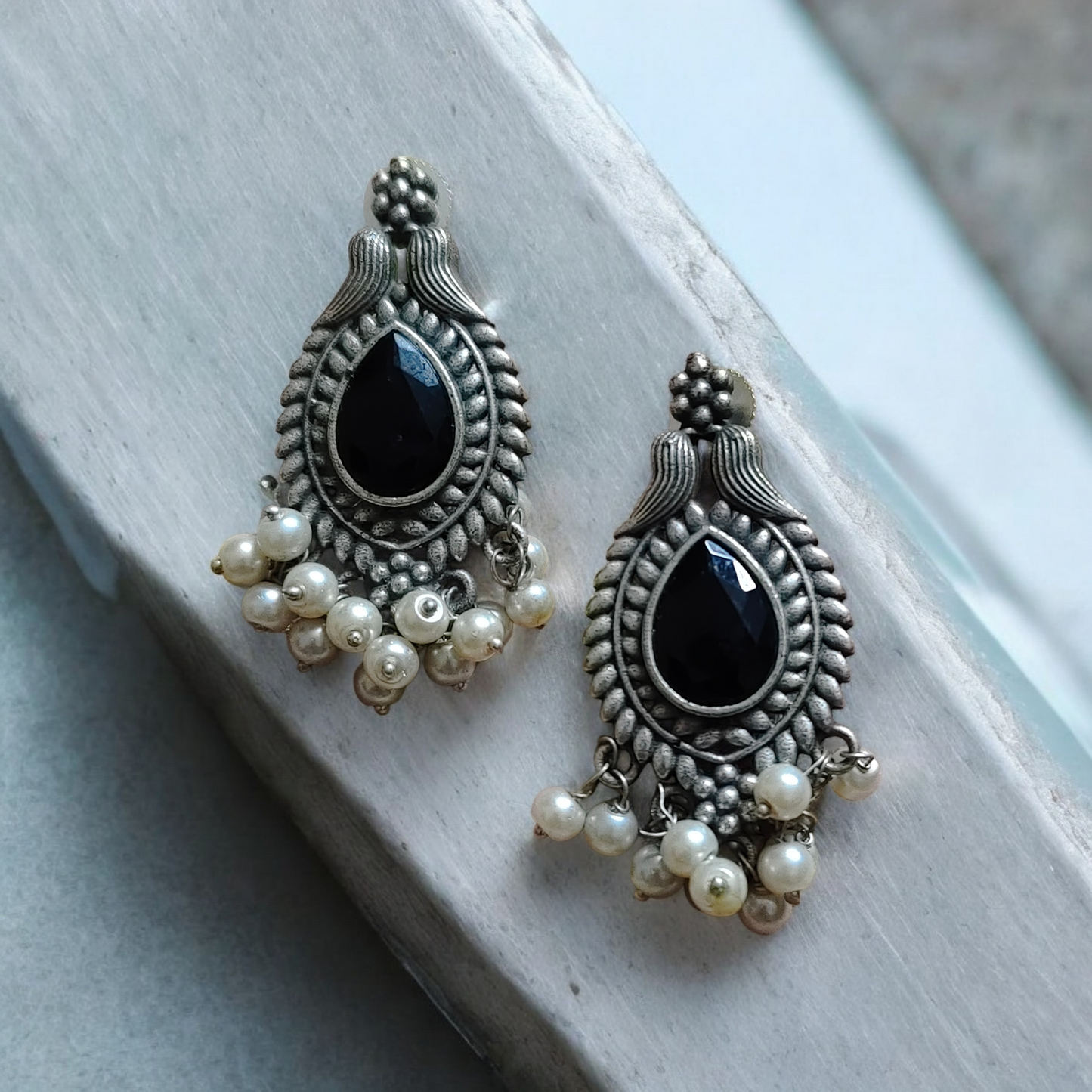 Apsara Black Studs - MANKAA