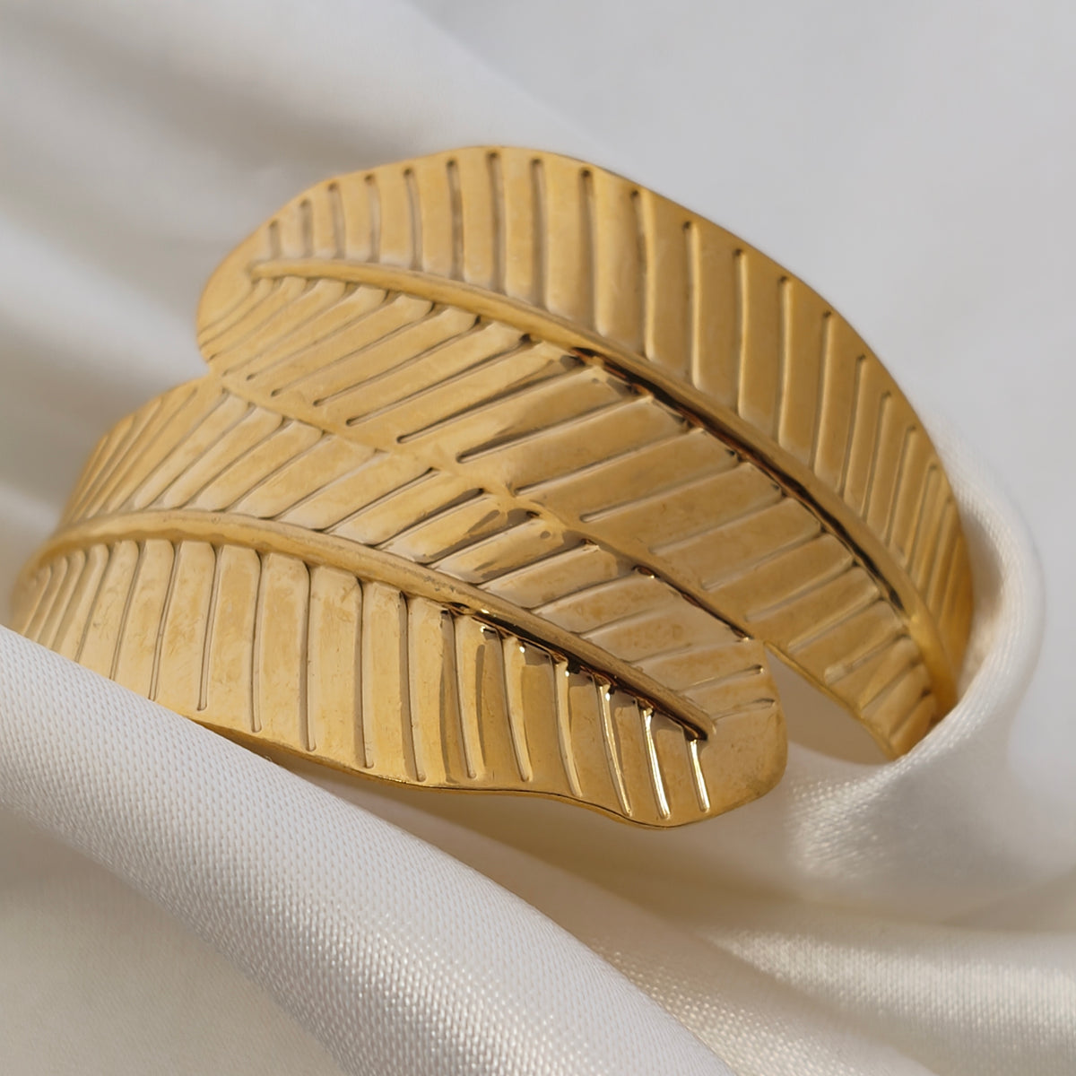 Li fi handcuff - premium fashion jewellery