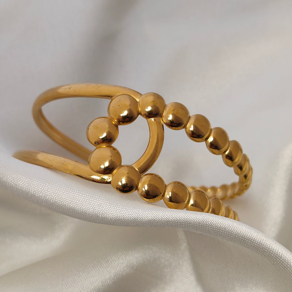 Rupani Hand cuff - premium artificial bracelet