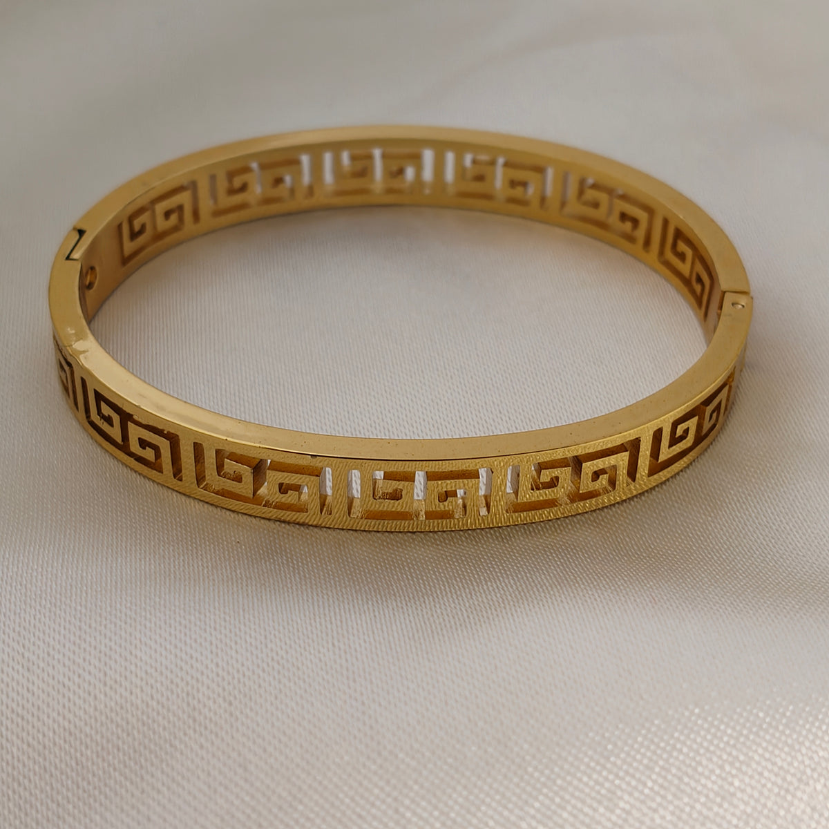 Preet Bracelet - premium artificial bracelet