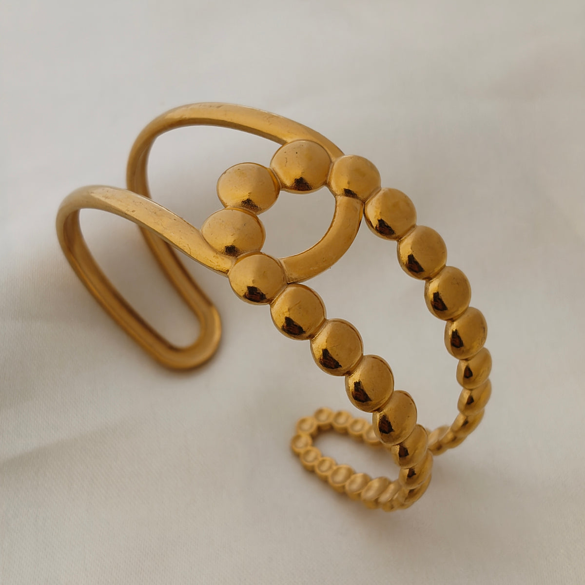 Rupani Hand cuff - premium artificial bracelet