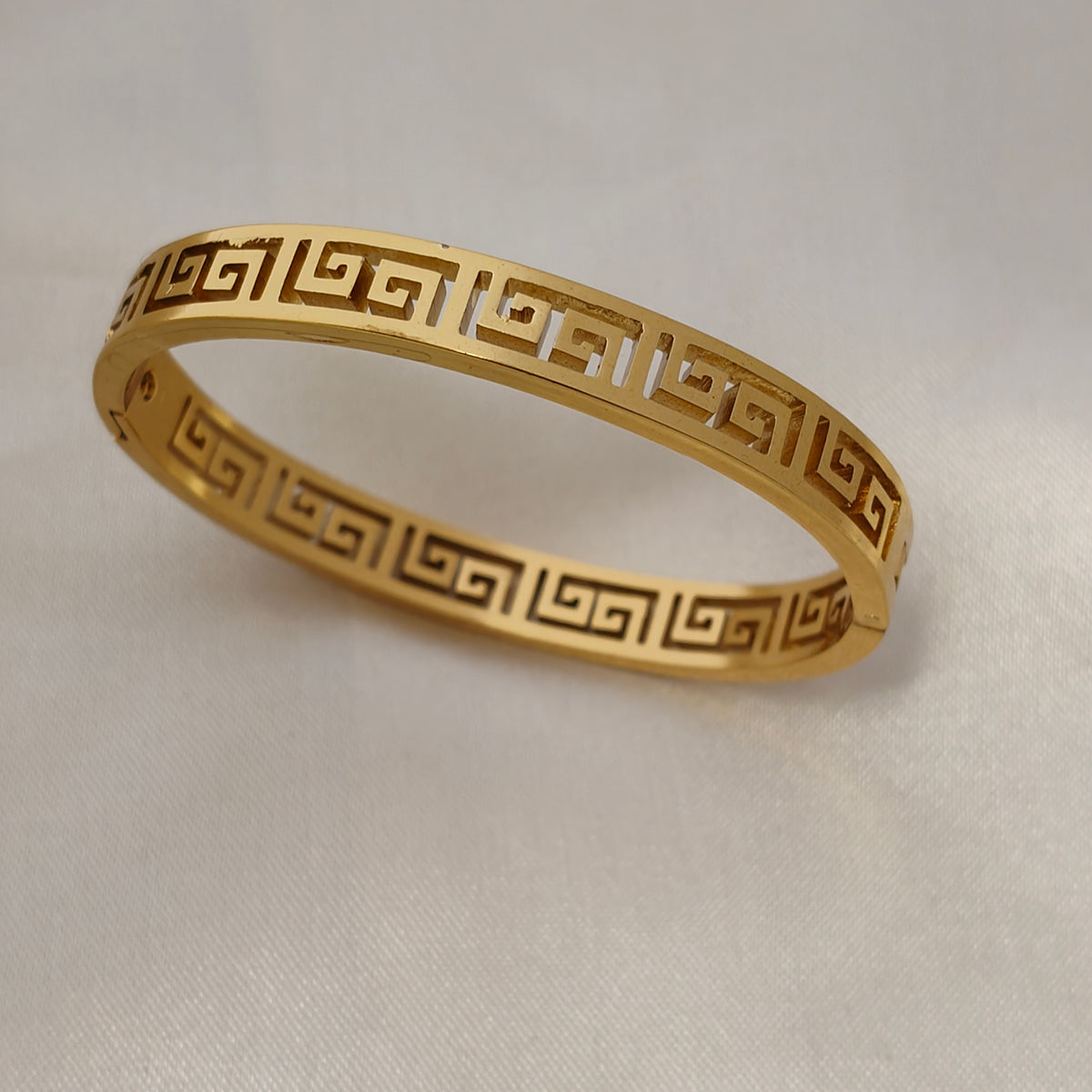 Preet Bracelet - premium artificial bracelet